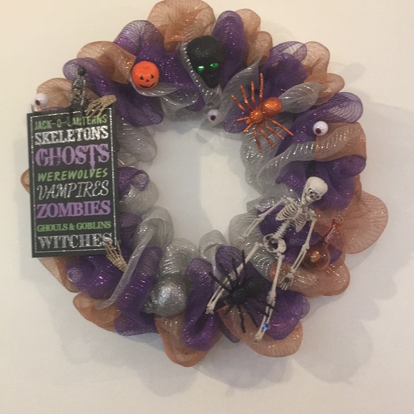 Halloween light-Up skull Wreath Spooky Fun 33 x 31 - Picture 2 of 7